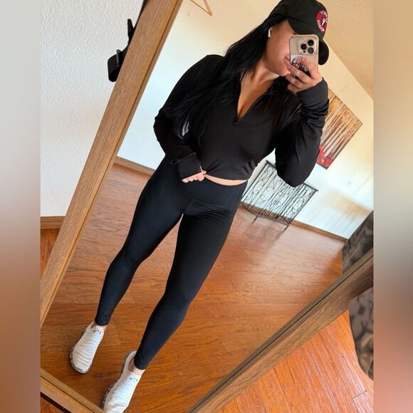 Black zip up top - Picture 1 of 3